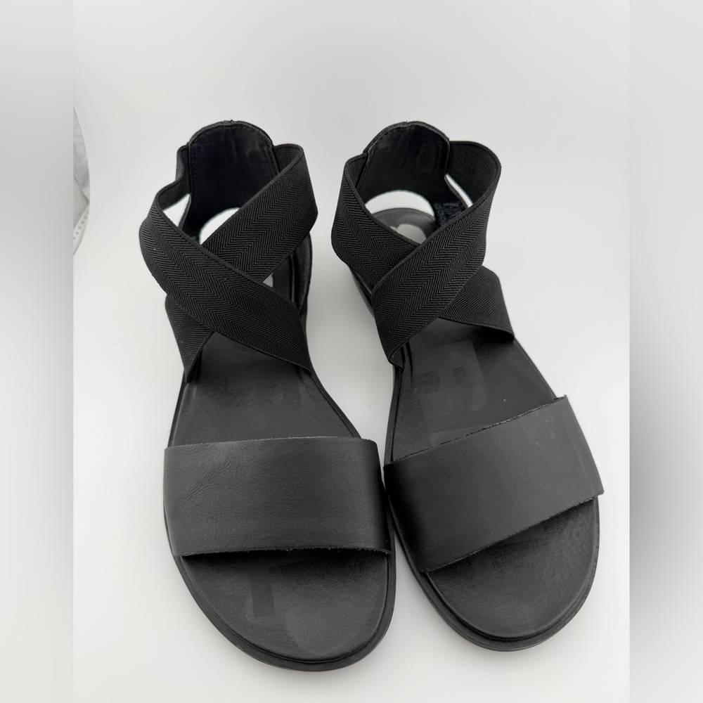 Sorel Ella III Black Leather Cross Strap Sandal Women’s Shoe Size 6.5